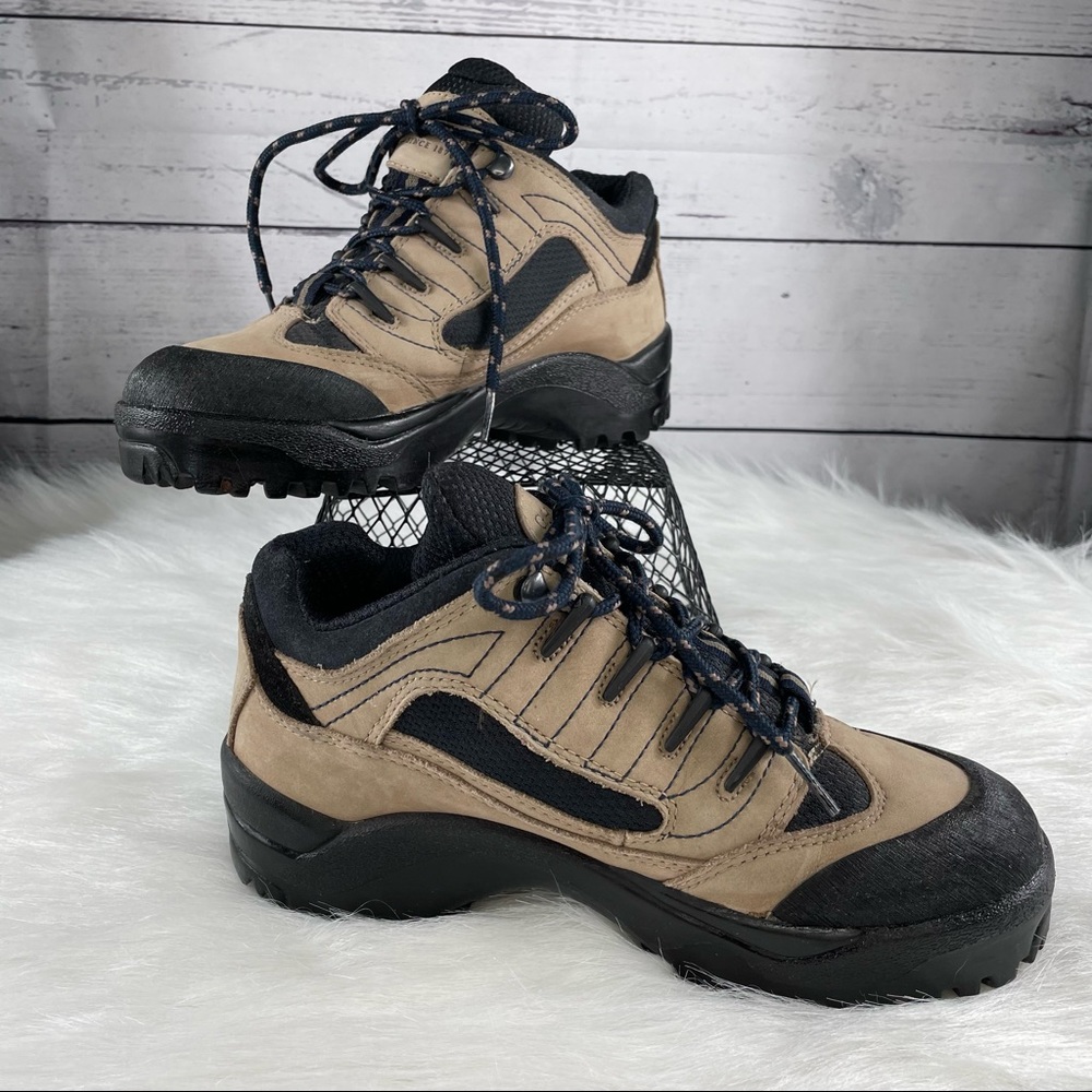 GH BASS & Co. Leather Hiking Trail Boots Women's, Model 3199 - Picture 9 of 14